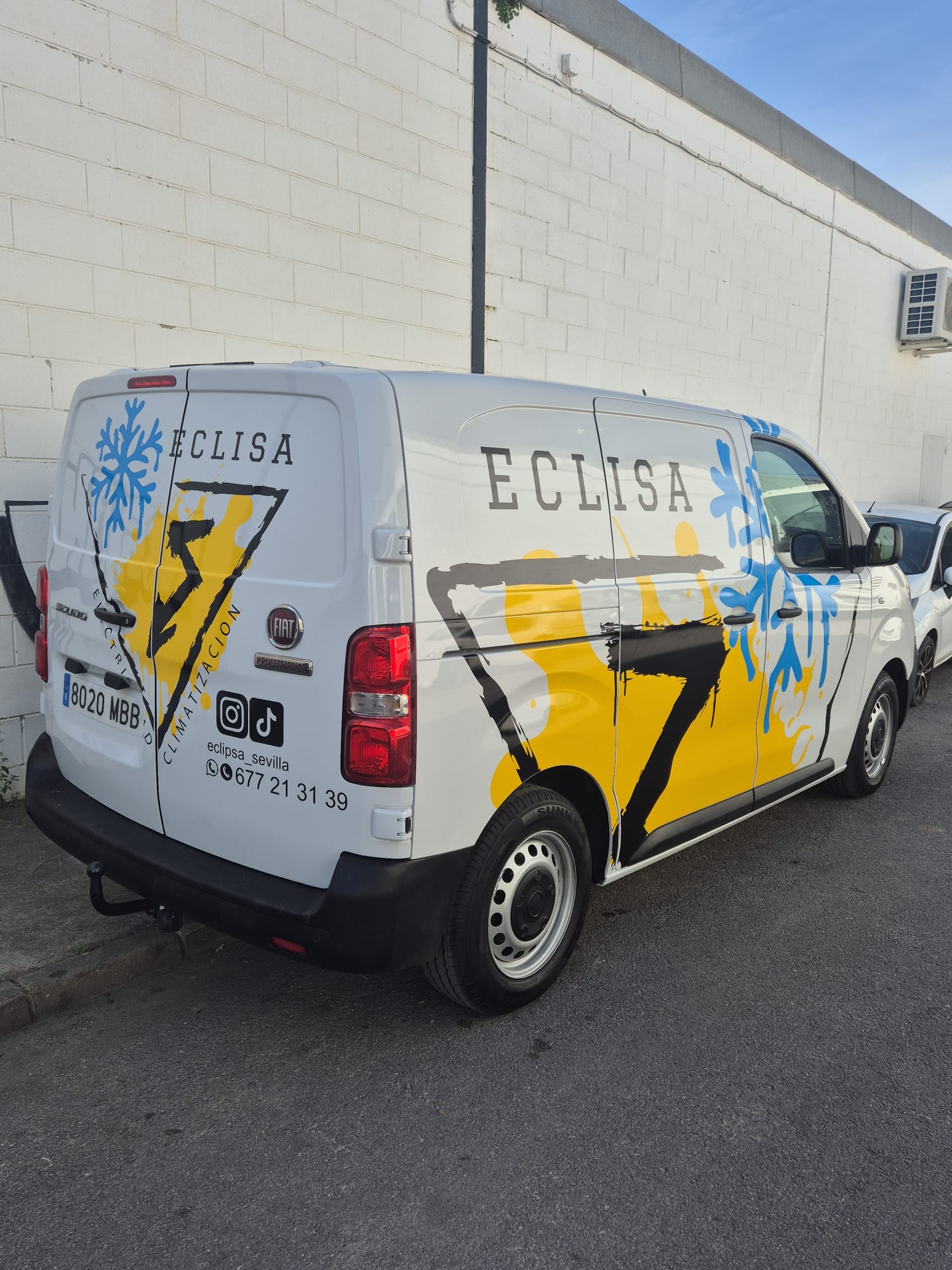 Rotulación de vehículo de empresa